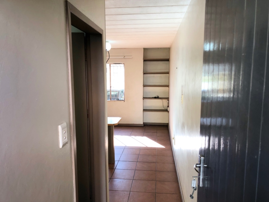 1 Bedroom Property for Sale in Kannoniers Park North West